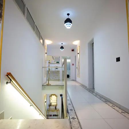 호텔 Frekel Yzberishti