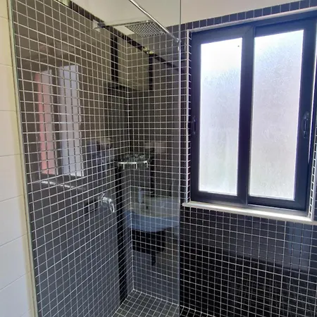 호텔 Frekel Yzberishti