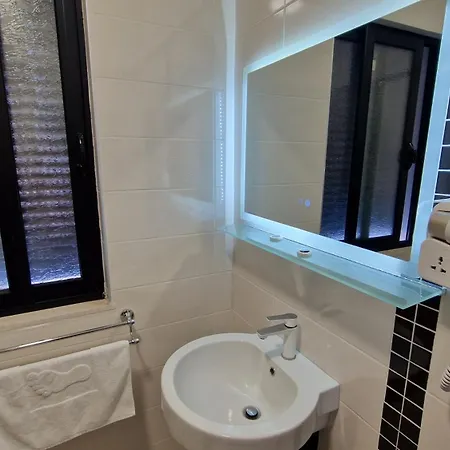 Frekel 호텔 Yzberishti