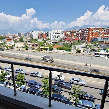 호텔 Frekel Yzberishti