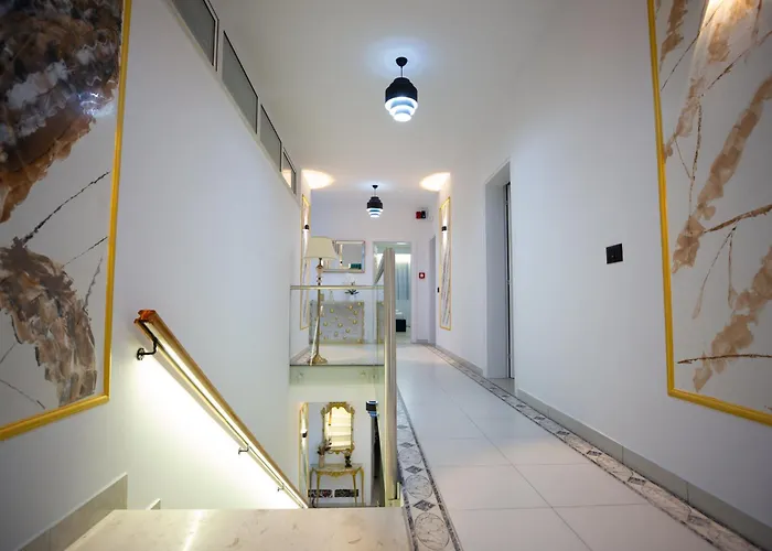 Hotell Frekel Yzberishti