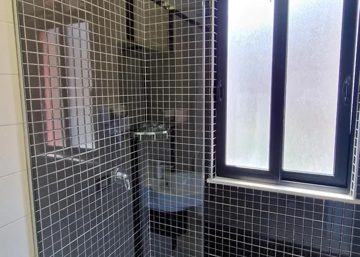 מלון Frekel Yzberishti