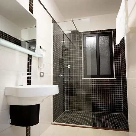 Hotel Frekel Yzberishti